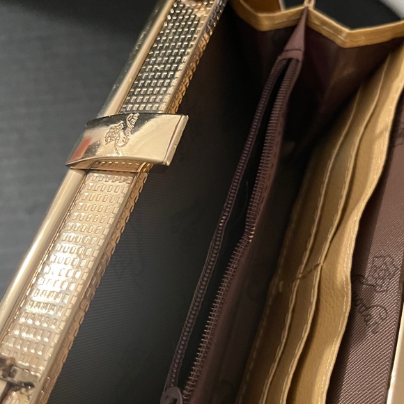 Ruodan Party Ware Clutch. All Gold Clutch. Small Size Bag. - Picture 12 of 12